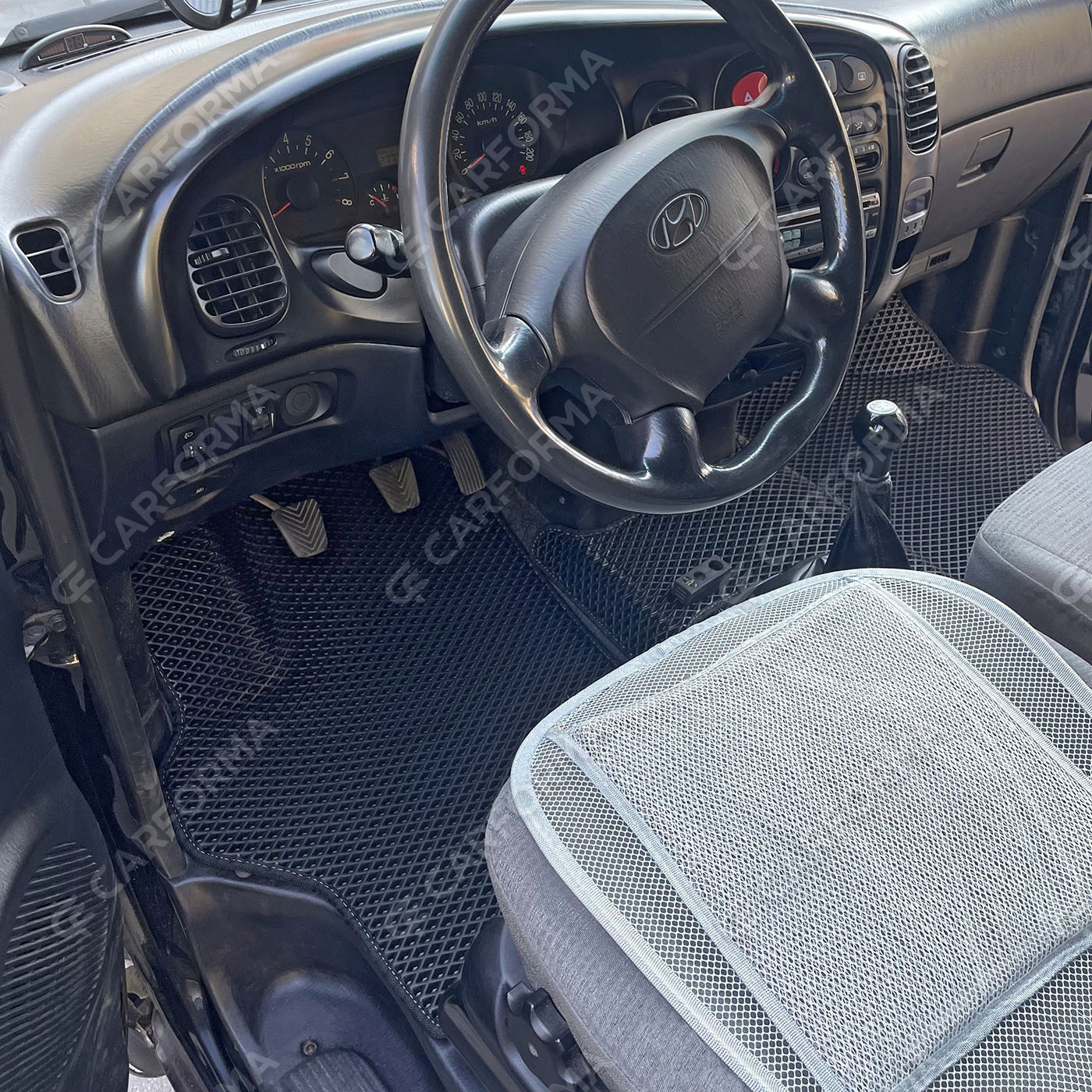 Коврики на Hyundai H1 I 1996&nbsp;-&nbsp;2007 в Воронеже