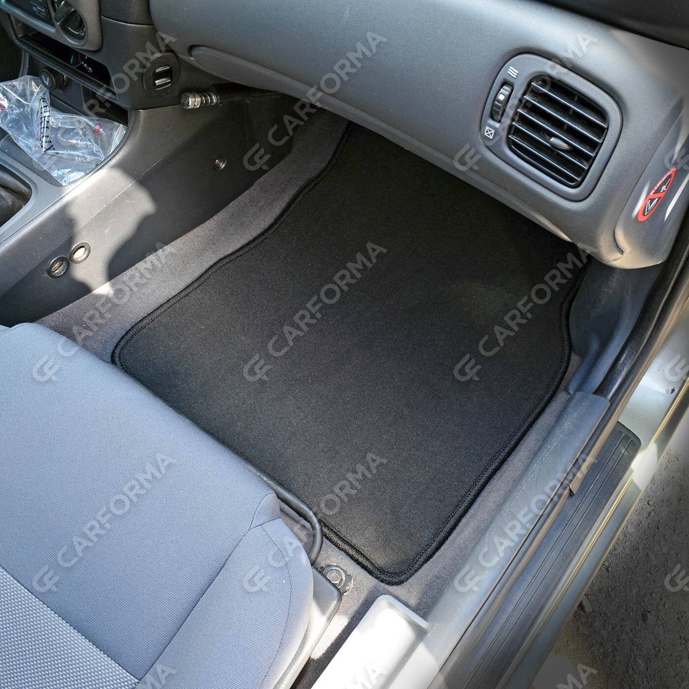Коврики на Nissan Almera 2 (N16) 2000&nbsp;-&nbsp;2006 в Воронеже
