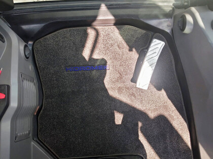 Ворсовые коврики на Спецтехника Экскаватор-погрузчик Hidromek HMK 102B Alpha K4 2022 - 2025 в Воронеже Ворсовые коврики на Спецтехника Экскаватор-погрузчик Hidromek HMK 102B Alpha K4 2022 - 2025 в Воронеже